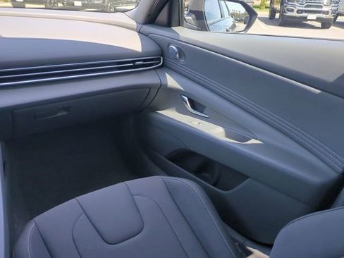 Used 2025 Hyundai Elantra Sport image 16