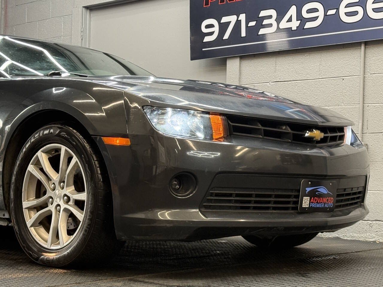 Used 2015 Chevrolet Camaro LT RWD image 3