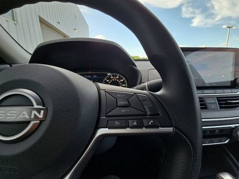 New 2026 Nissan Altima 2.5 SV FWD image 12