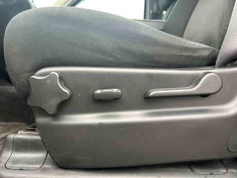 Used 2012 Chevrolet Avalanche LS AWD/4WD image 15