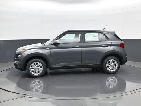 New 2026 Hyundai Venue SE image 8