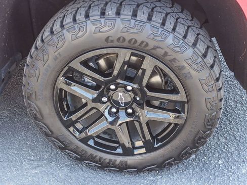Used 2021 Chevrolet Silverado 1500 LT Trail Boss w/ Bed Protection Package AWD/4WD image 13