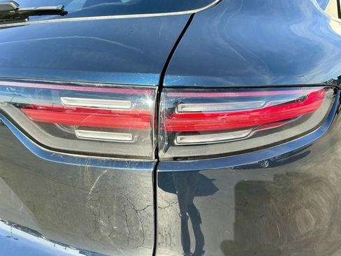 Used 2022 Porsche Cayenne Platinum Edition image 16