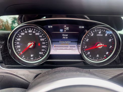 Used 2019 Mercedes-Benz E 300 4MATIC image 19