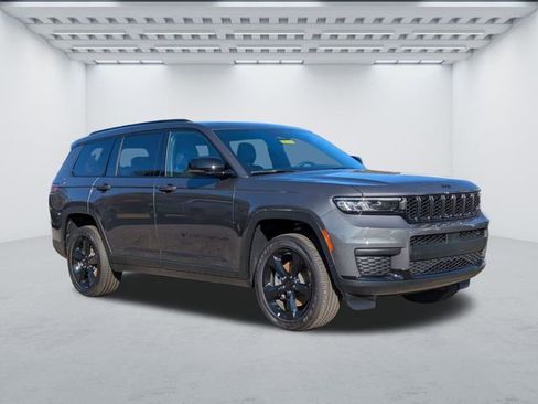 New 2025 Jeep Grand Cherokee L Altitude RWD image 2