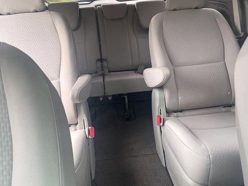 Used 2016 Kia Sedona L FWD image 8