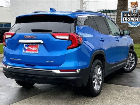 Used 2024 GMC Terrain SLT image 12