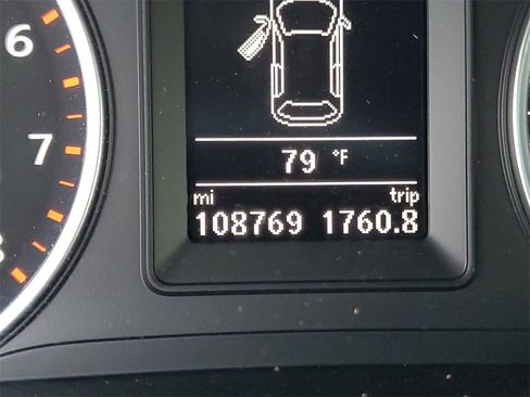 Used 2017 Volkswagen Tiguan S image 27