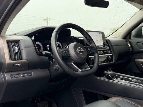 Used 2025 Nissan Pathfinder Platinum w/ Cargo Package FWD image 11