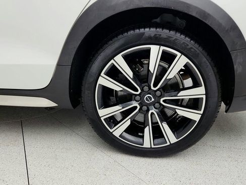 Used 2020 Volvo V60 T5 Cross Country w/ Protection Package Premier image 9