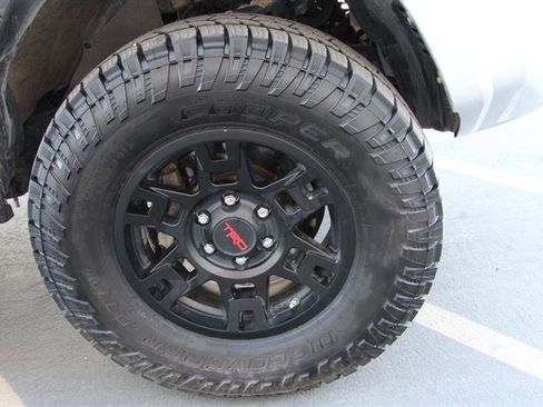 Used 2018 Toyota 4Runner SR5 Premium image 41