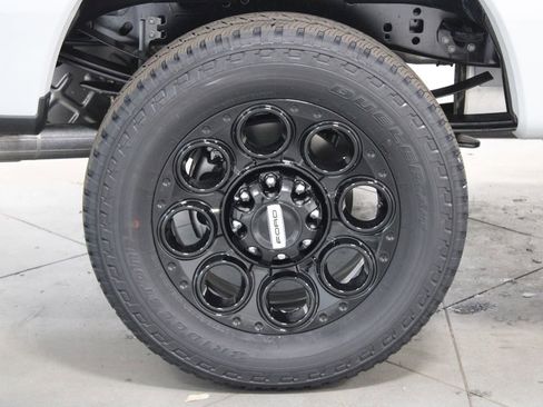 New 2026 Ford F250 Lariat w/ Black Appearance Package image 13