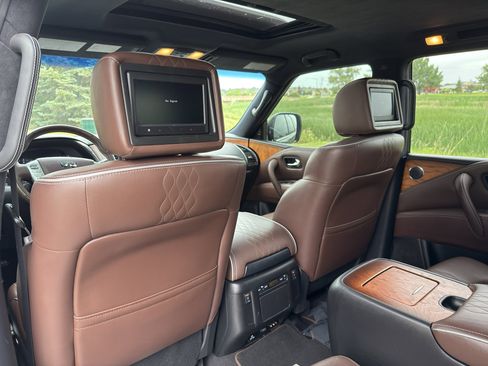 Used 2017 INFINITI QX80 Limited w/ All Season Package image 12