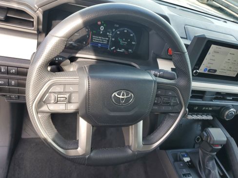 Used 2024 Toyota Tacoma TRD Off-Road image 21