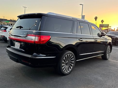 Used 2019 Lincoln Navigator L Reserve image 25