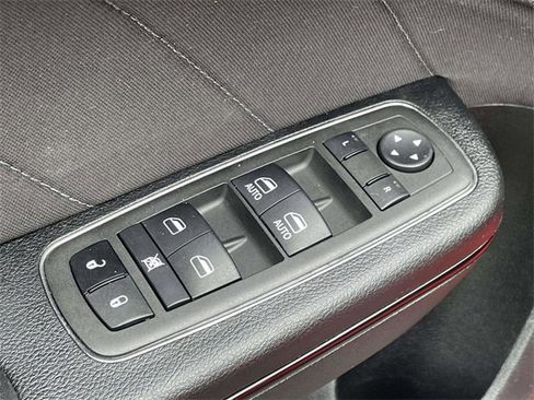 Used 2022 Dodge Charger SXT w/ Blacktop Package image 10