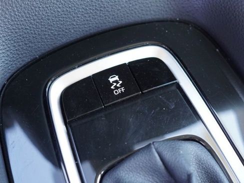 Used 2025 Toyota Corolla LE FWD image 27