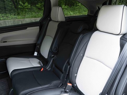 Used 2026 Honda Odyssey Elite image 18