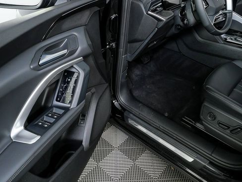 Certified 2025 Audi Q5 Premium w/ Convenience Package image 7