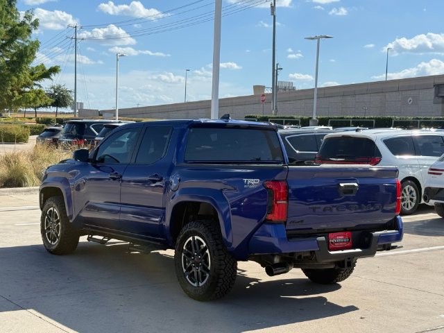Used 2025 Toyota Tacoma TRD Sport AWD/4WD image 5