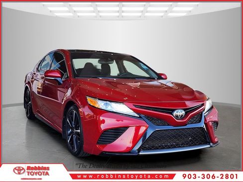 Used 2020 Toyota Camry XSE image 1