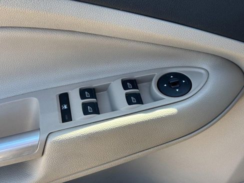 Used 2014 Ford Escape SE w/ Equipment Group 201A FWD image 18