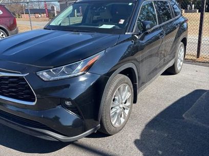 Used 2023 Toyota Highlander Limited