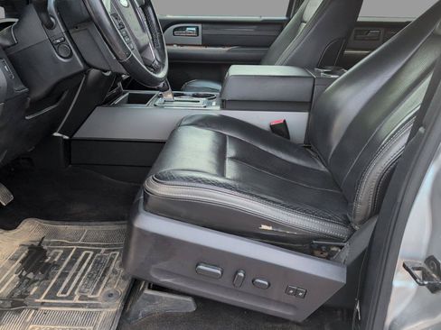 Used 2015 Ford Expedition Platinum RWD image 12