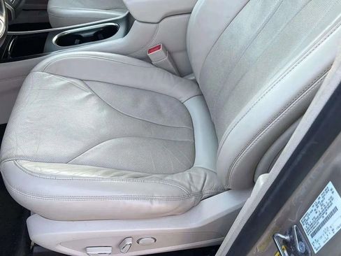 Used 2017 Lincoln MKC Reserve image 12