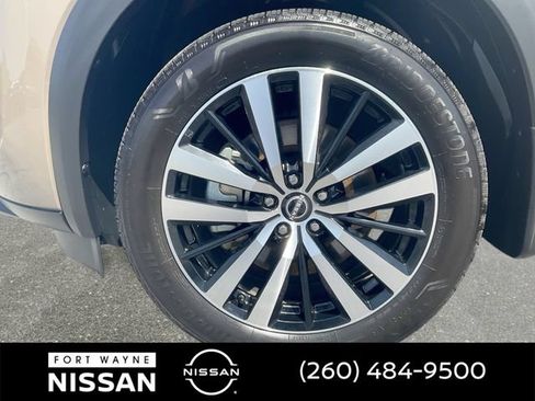 Certified 2025 Nissan Pathfinder Platinum w/ Cargo Package AWD/4WD image 11
