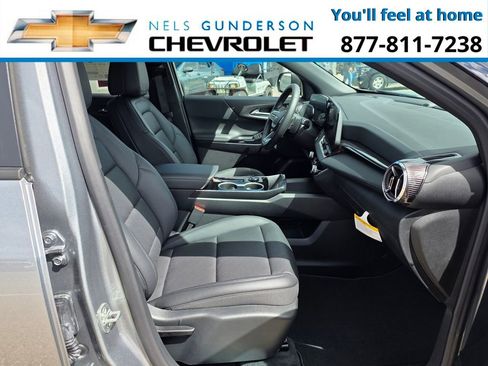 New 2026 Chevrolet Equinox LT w/ Convenience Package II AWD/4WD image 15