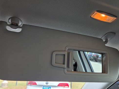 Used 2026 Volkswagen Jetta SE FWD image 37