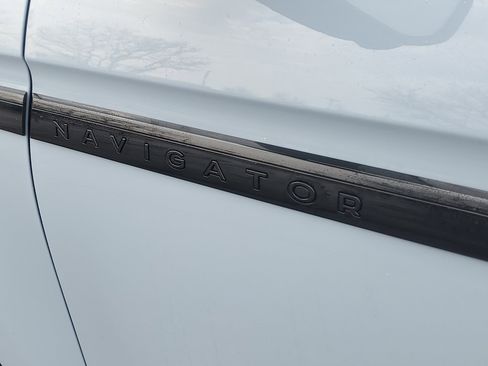 New 2026 Lincoln Navigator L Reserve w/ Jet Appearance Package image 7