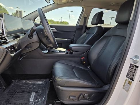 Used 2024 Kia Sportage EX FWD image 14