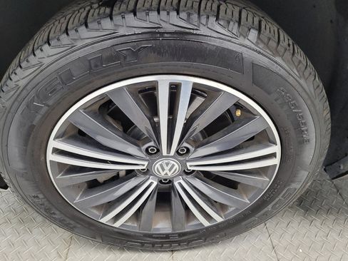 Used 2019 Volkswagen Tiguan SEL image 31