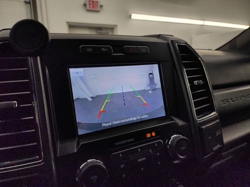 Used 2022 Ford F250 XLT w/ Black Appearance Package image 16