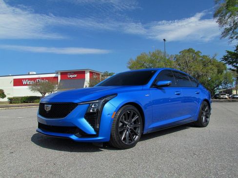 Used 2025 Cadillac CT5 V RWD image 2