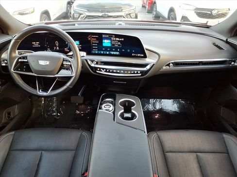 Certified 2024 Cadillac Lyriq Luxury image 18