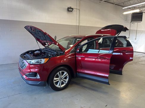 Used 2019 Ford Edge SEL w/ Equipment Group 201A AWD/4WD image 9