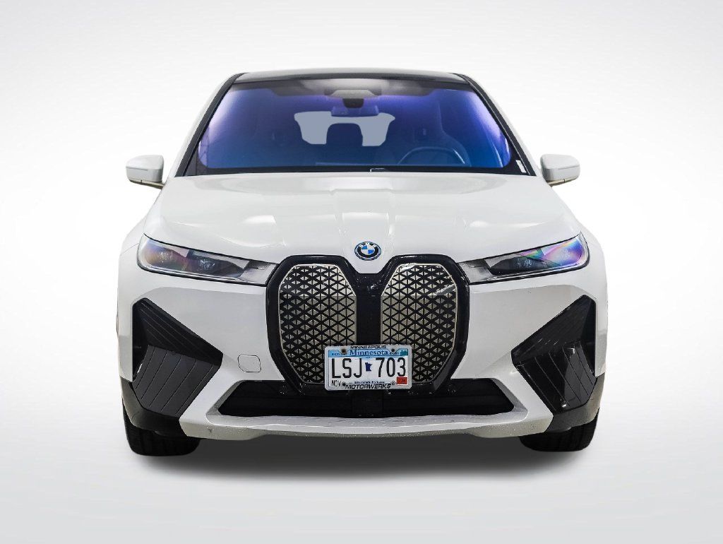 Certified 2024 BMW iX xDrive50 w/ Premium Package AWD/4WD image 8