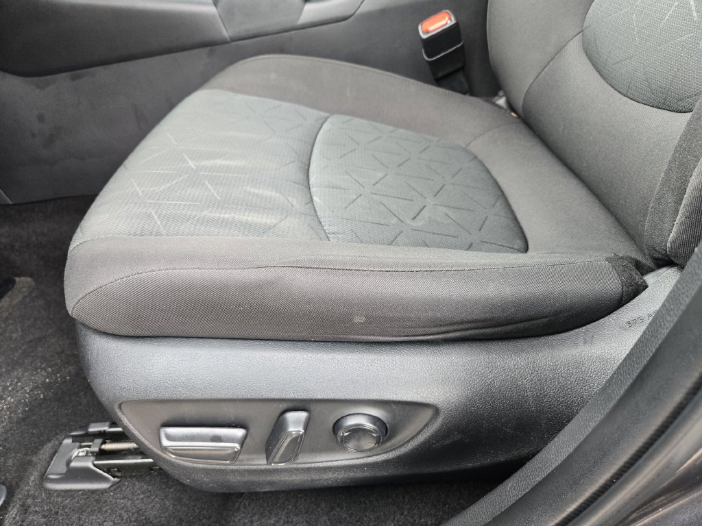 Used 2024 Toyota RAV4 XLE FWD image 19