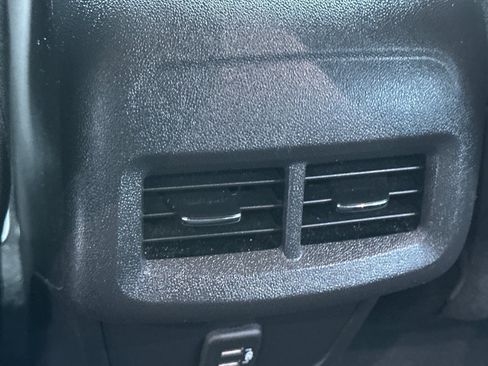 Used 2024 Chevrolet Equinox LT image 43