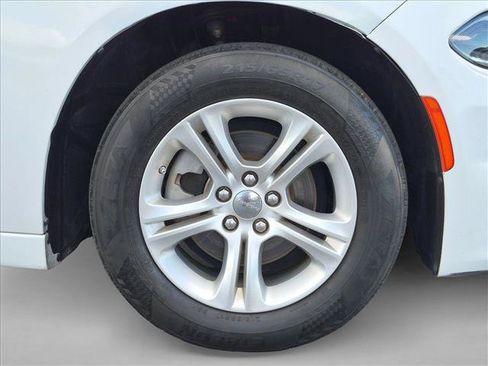 Used 2022 Dodge Charger SXT RWD image 16