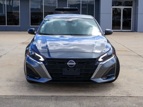 Used 2025 Nissan Altima 2.5 SV FWD image 21