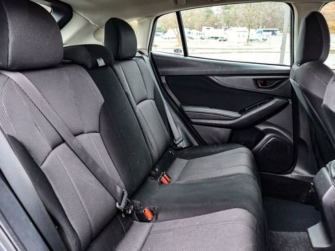 Used 2018 Subaru Impreza 2.0i Premium image 16