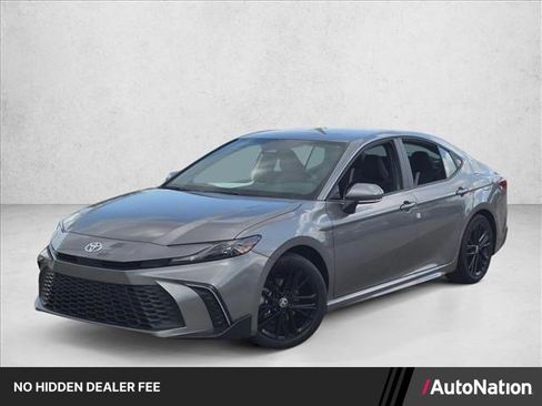 New 2026 Toyota Camry SE FWD image 1