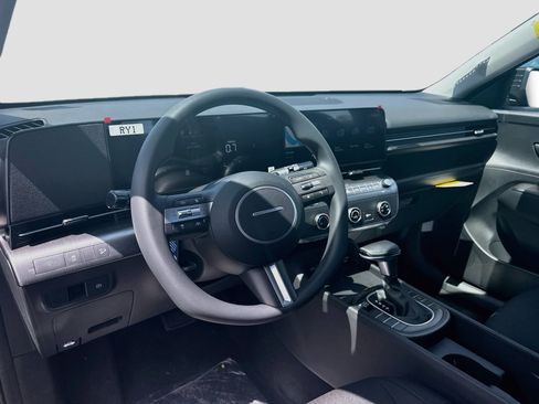 New 2027 Hyundai Kona SE FWD image 7