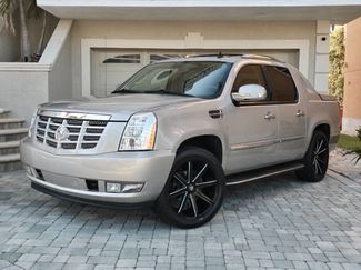 Used 2008 Cadillac Escalade EXT image 1