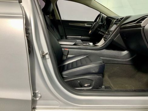Used 2019 Ford Fusion SEL FWD image 40