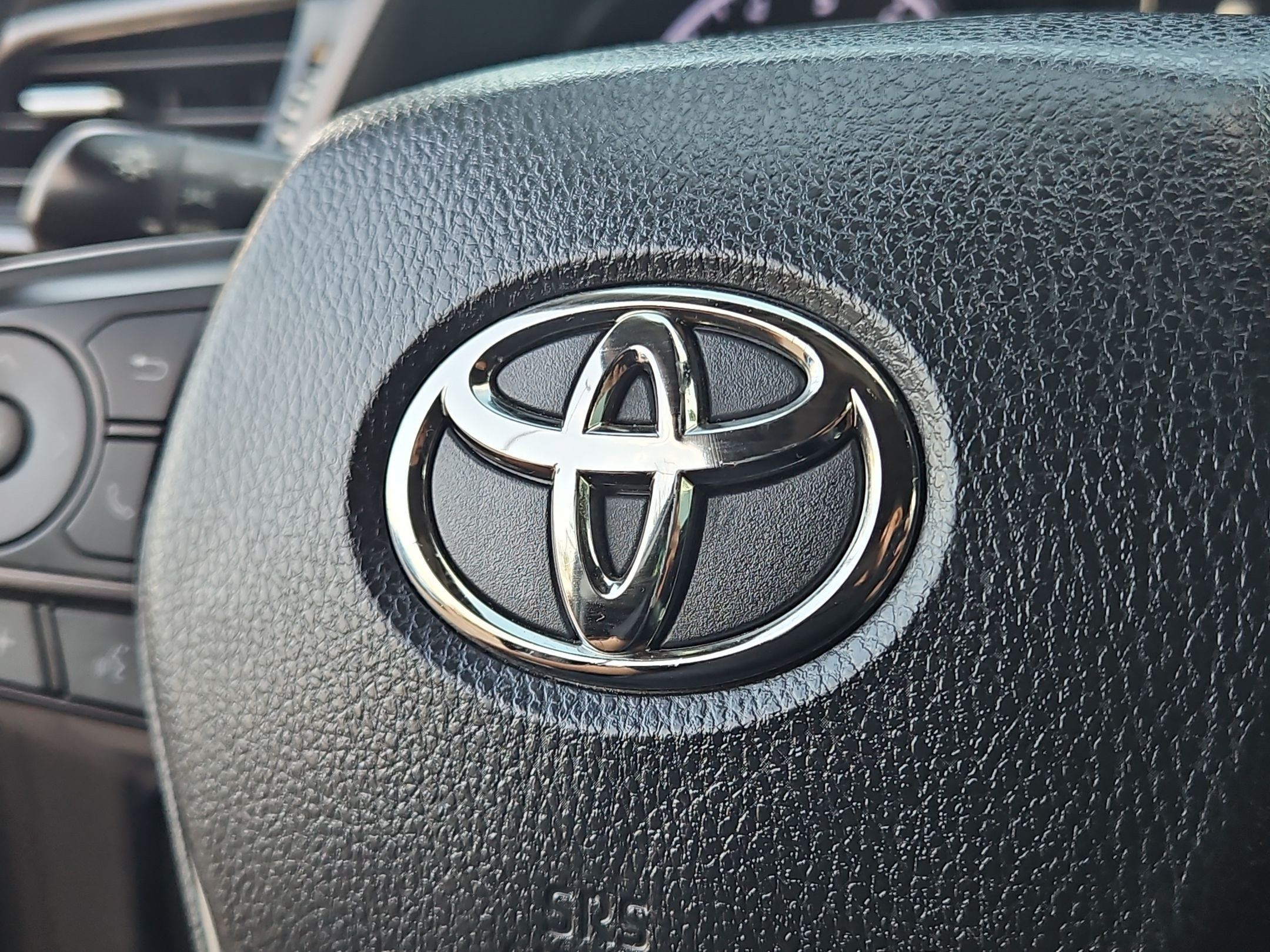 Used 2021 Toyota Camry SE FWD image 25